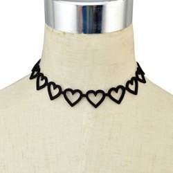 okaywowcool:  heart choker | 
		<div class=