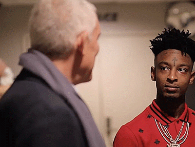 lord-drey:  samurai-flocka:Looking thru the white mans lies lol  Issa lie