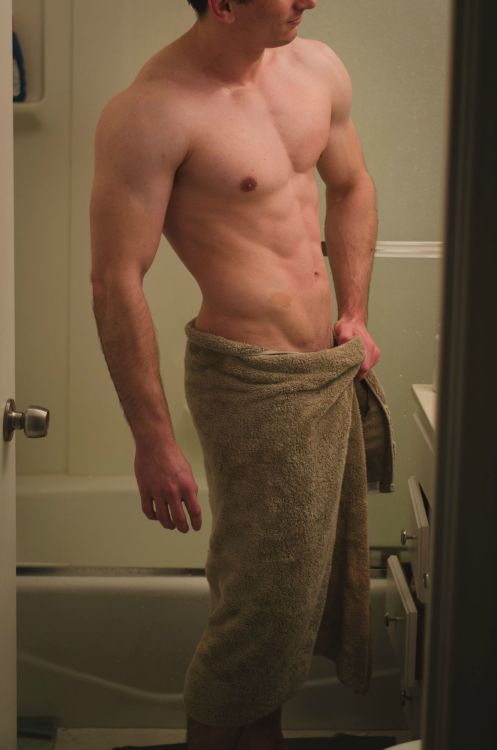 ksufraternitybrother:  KSU-Frat Guy: More than 6,000 posts of jocks, cowboys, rednecks, military guys, and much more.   Follow me at: ksufraternitybrother.tumblr.com