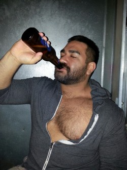 barebearx:  guysthatgetmehard:  i’d have a few beers with this guy… assuming the more he drinks the lower that zipper gets  ~~~~PLEASE FOLLOW ME ** ~ ♂♂ OVER 32,000  FOLLOWERS~~~~~~ http://barebearx.tumblr.com/ **for HAIRY men &amp; SEXY men**