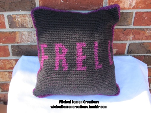 Farscape Inspired Pillow - FrellMore lingo on things!