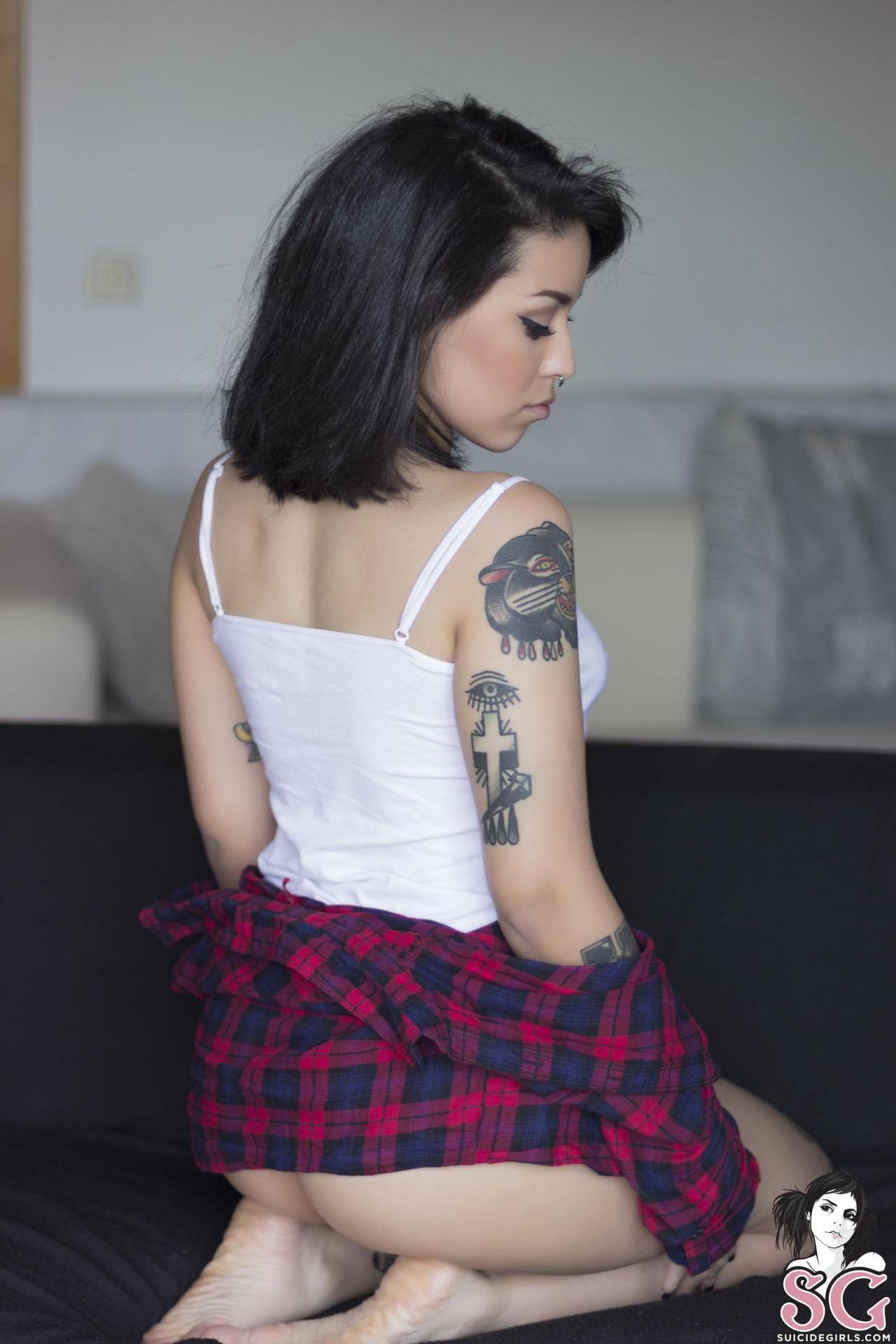 suicidegirlslover:  Oreo Suicide