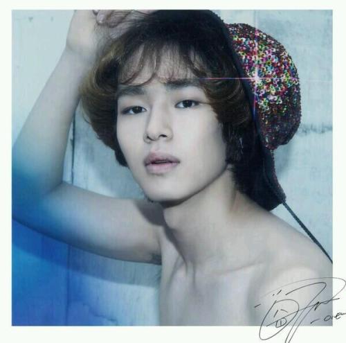 bakafirefly:  Daily Dose of Onew  #118 Sexy Onew Special