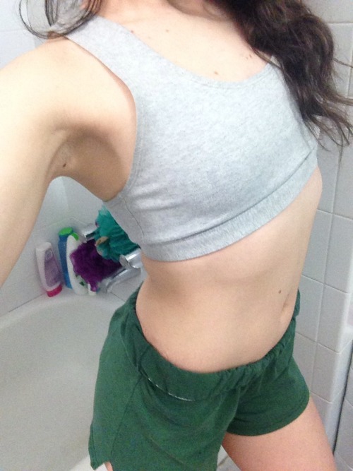 anonymousabreaction:on-her-knees-to-please:Here is a treat for you guys. Post-gym selfies from littl