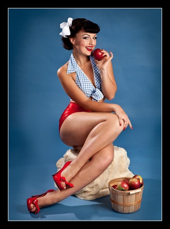 alternative-pinup:  Alternative Pin Up
