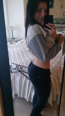 everyonelovesbeauty:  princess-vs-goddess:  Me   Outfit of the day :)  Such a beauty :)