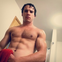 rhiordan:  slavethompson:  tshtrainer:  Wet Dream! www.tshtrainer.tumblr.com  Kneeling Now  Jake Mealue