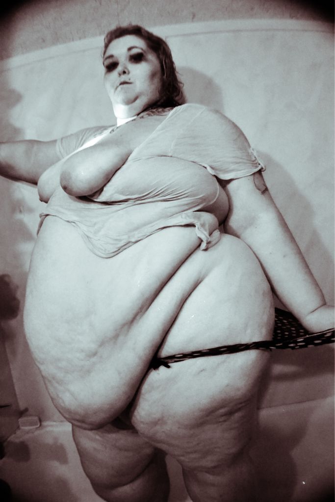 zombiesattackattack:  bettierocker84:  my Wet-N wild look  (via TumbleOn)   More
