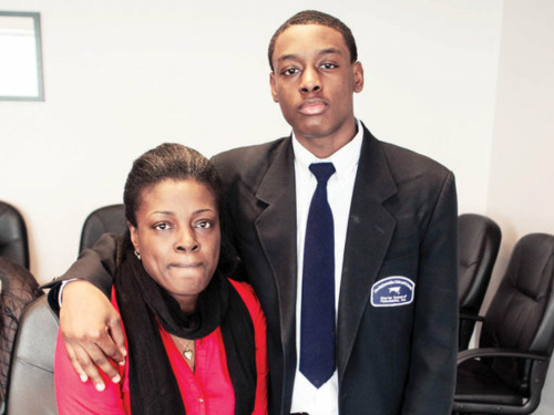 mas0n-jars:  prettyboyshyflizzy:  faithartandcurls:  wakeupslaves:  Darrin Manning, Pa. Teen, Has His Testicle Ruptured By Racist White Female Cop Pennsylvania teenager Darrin Manning started his day excited to play in a basketball game. It ended with
