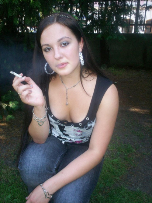 smokercentral: She seems like a very sweet and confident young woman. www.flickr.com/photos