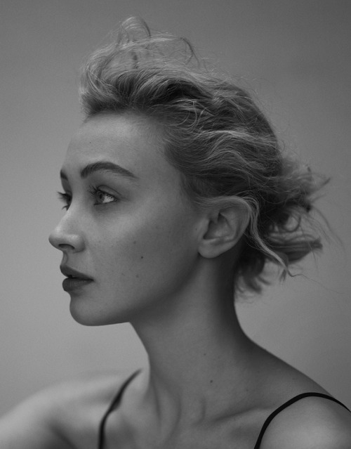 edenliaothewomb:Sarah Gadon, photographed porn pictures