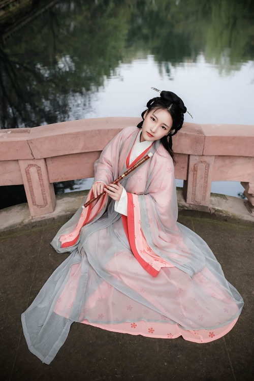 hanfugallery:Traditional Chinese hanfu by 禅山记.