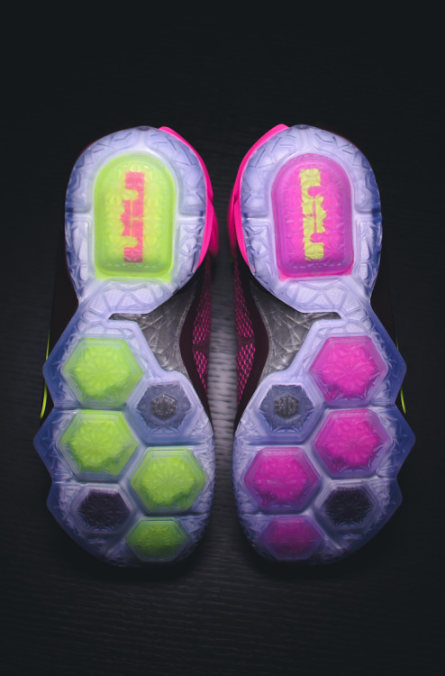 unstablefragments:  NIKE LEBRON XII - “DOUBLE HELIX” (via KITH)Buy it @ KITH | Nike US | Size? | Finishline | Footlocker