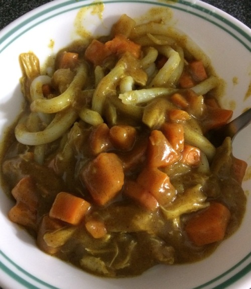 copperbadge:Chicken sweet potato udon curry. Smashing all the food together!