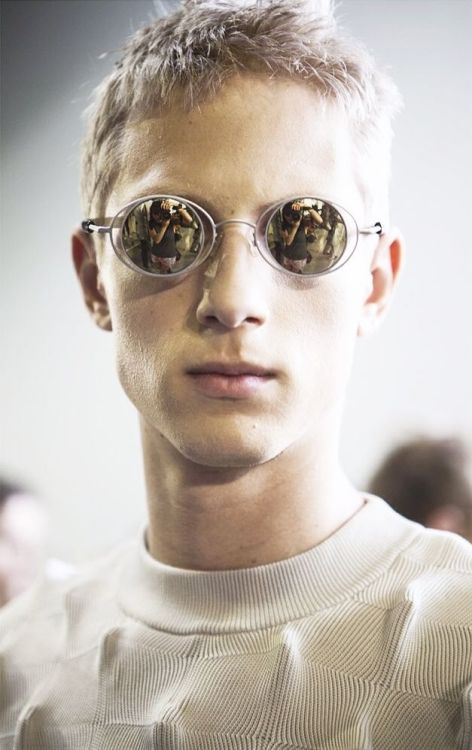 damplaundry:     Anatolii Samsonov  at Kenzo S/S 2016 by Nicole Gomes 