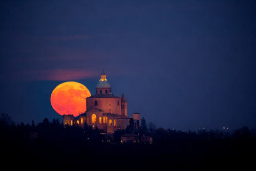 vurtual:  San Luca, Bologna, Italy (by Francesco Riccardo) 