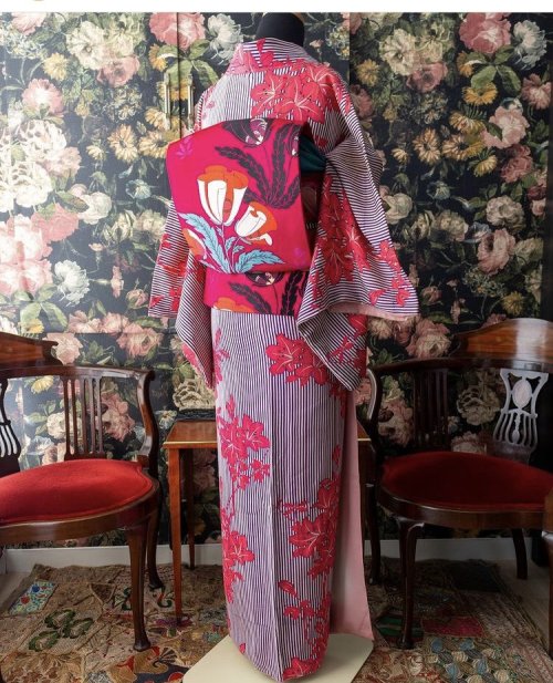 Bright antique kimono outfit, featuring this amazingly modern-looking tsutsuji (azalea) over stripes