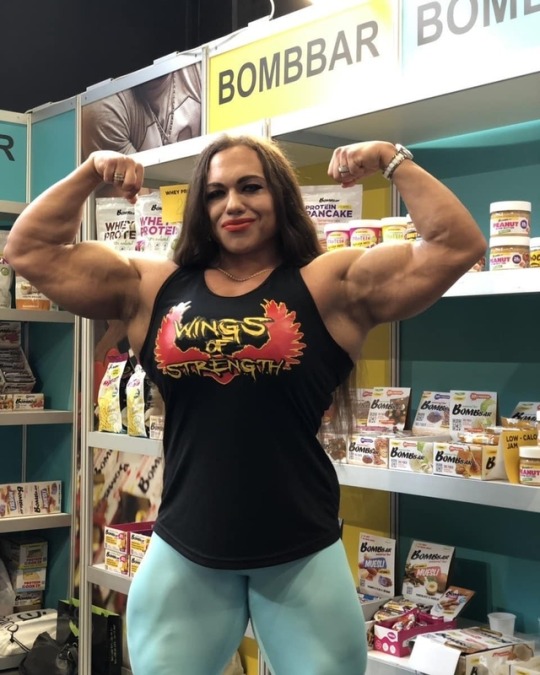 skeezix44: Huge Fucking Muscle 🔥🔥🔥   She is a freaking goddess!!!