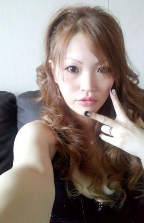mebius65339095: kikumon666:   この奥さんはたしか北海道在住で旦那が単身赴任。旦那の親友が奥さんの性欲を処理してるはず。旦那公認で(笑)NTRてやつですね(笑)
