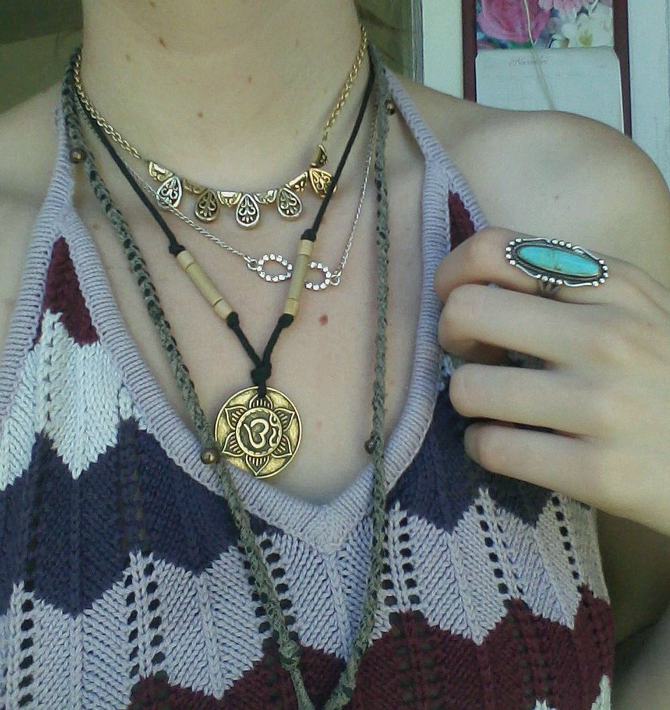phuckinghippie:  Too many necklaces? Pshhh, not enough.  