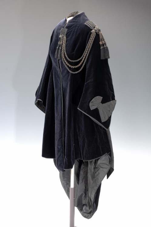 thegothicnerd: theclothingproject: Collection’s Highlight: Riding CoatRiding coat of Coopersto