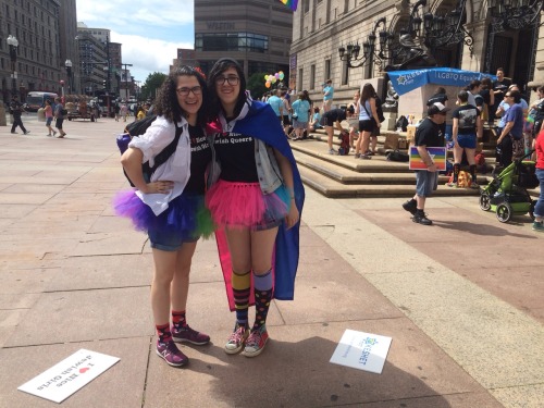 notcib:heck to the yeah queer jews @ pride