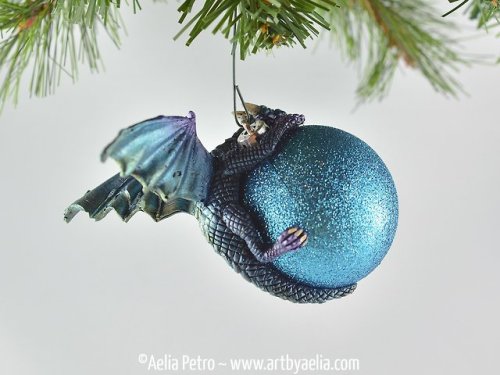 sosuperawesome:Dragon OrnamentsAelia Petro on EtsySee our #Etsy or #Dragon tags