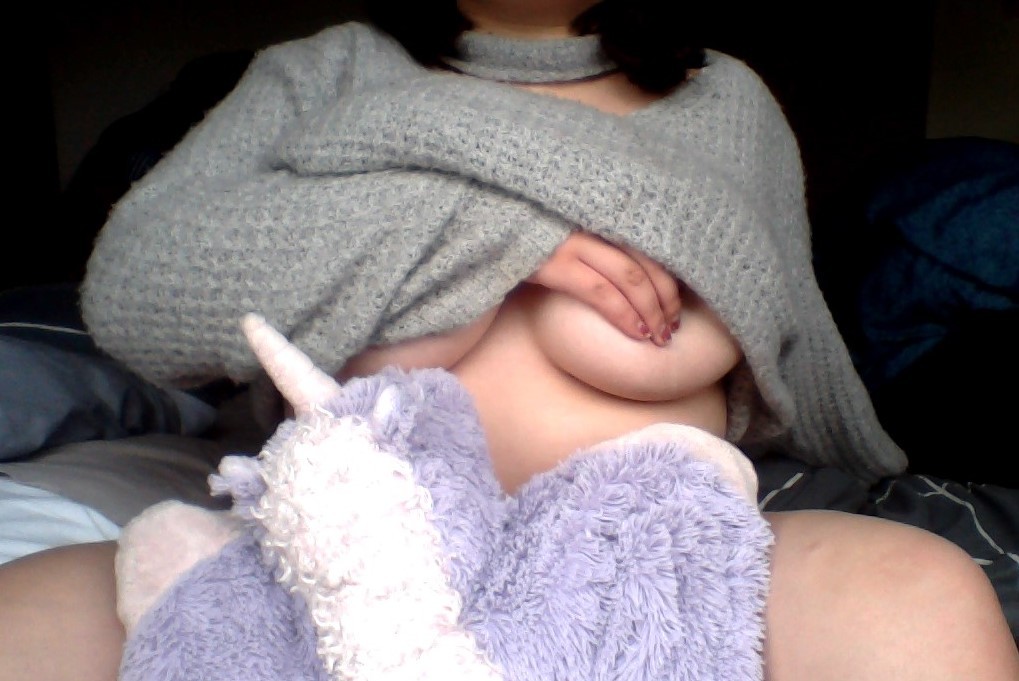 sugar-bare:  Skin so soft and squishy (◡‿◡✿) 