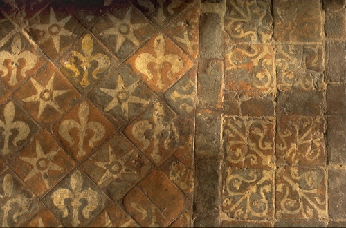 sylvianeh:Winchester cathedral medieval tiles