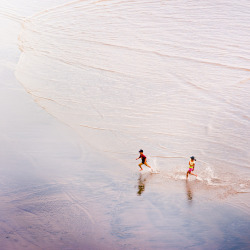 jewist:  Sea Children by ►CubaGallery on Flickr.