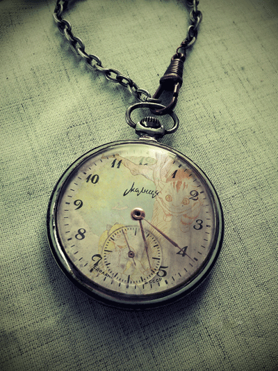 sh7774:  She’s classic, she’s timeless, and smart. She doesn’t worry with what