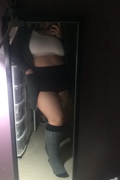 ibadbitch:  I was feelin my body tonight💗