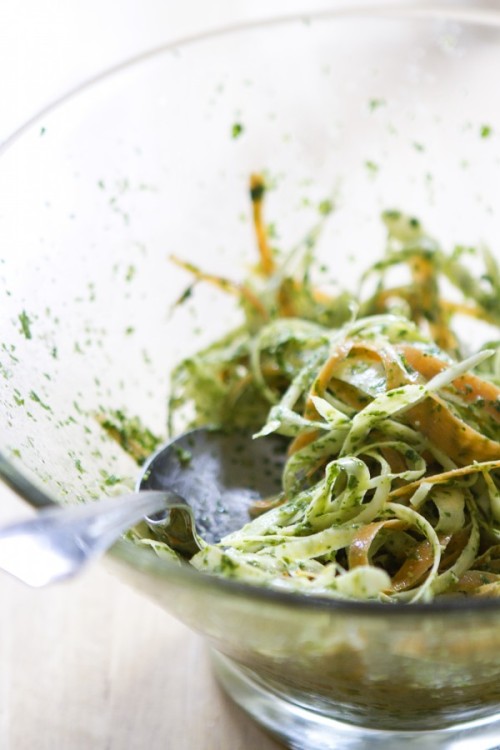 Pesto-Coated Carrot & Parsnip Fettuccini Ingredients: 1 tbsp cold-pressed (extra virgin) olive o