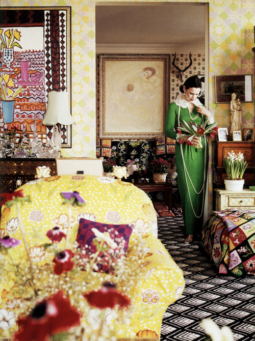 Gloria Vanderbilt in the living room of her United Nations Plaza apartment, photographed by Horst P.