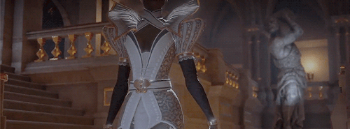 theirinfal:make me choose: @gamlen asked morrigan or vivienne?“Why, Madame Vivienne, I expected swee