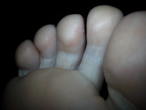 Close up toes porn pictures