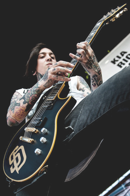 letliveintheend:  band/tattoo blog † 