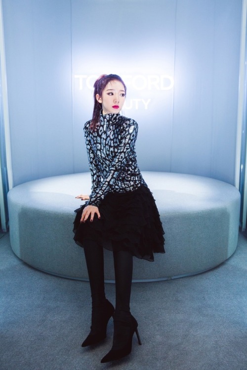 Meng Meiqi at Tom Ford Fashion Show