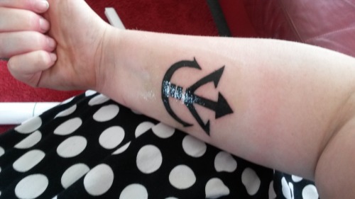 My first tattoo ;w; the slightly modified version of the royal crest of Vegetasei. (Forgive my pasty