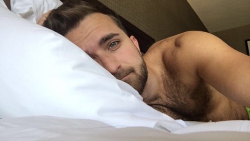 shaneothin:Probably captioned this “I don’t wanna leave the bed”