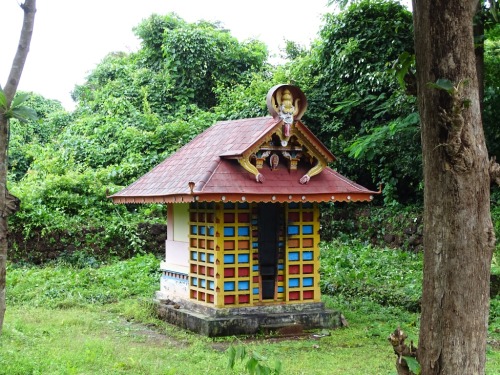 Sub deity temple Sri Vettaikkorumakan Temple, Kerala