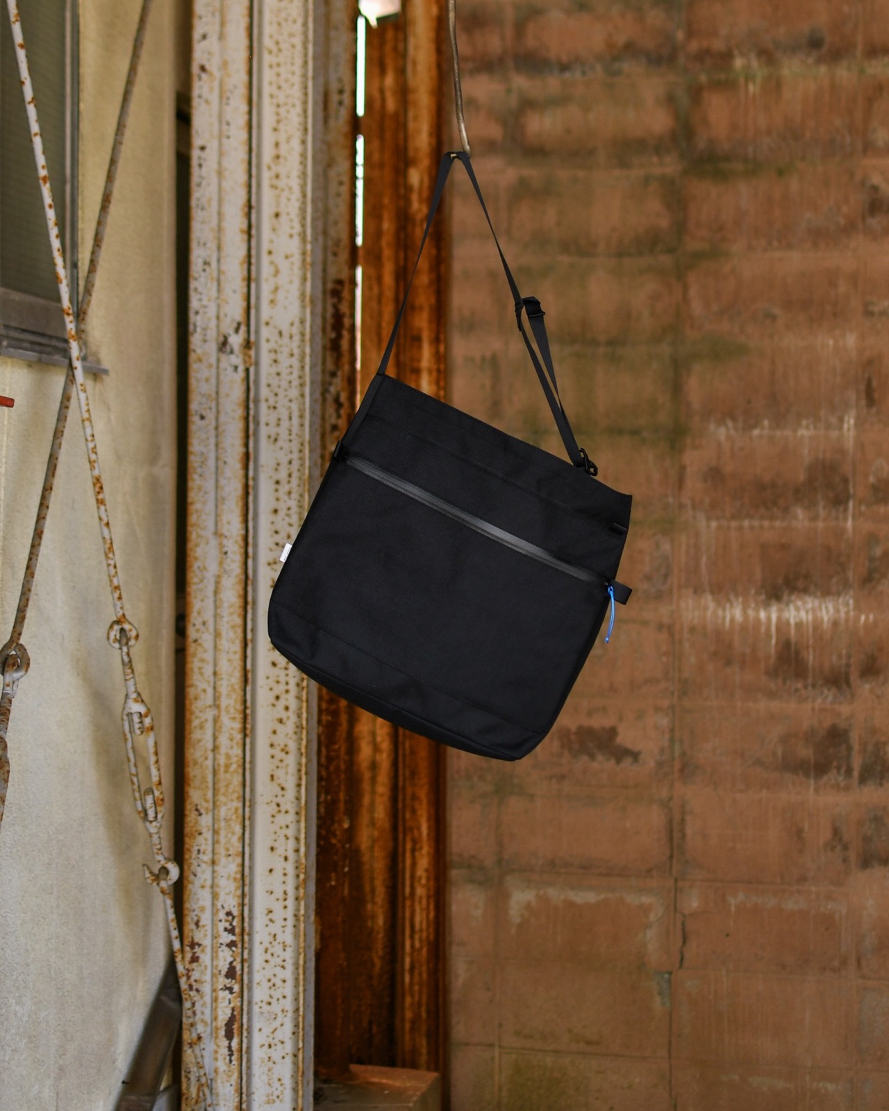 Waynt Store's Tumblr — BROWNBAG / Work Shoulder Bag - Black, Emerald...