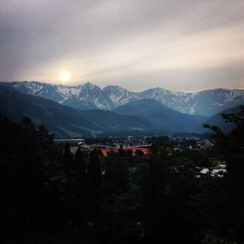 Our last Hakuba sunset (aaand the view out of our hotel window) #白馬 (at Hakuba Highland Hotel)