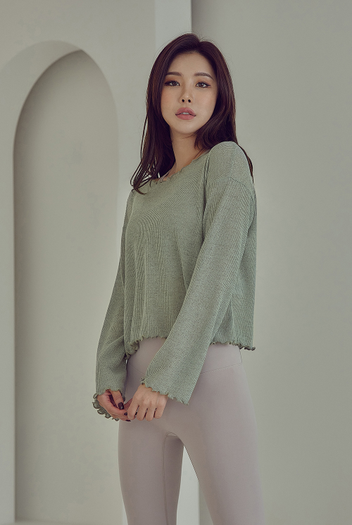 korean-dreams-girls:    Park Da Hyun - September