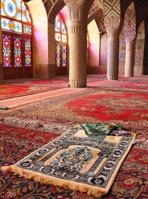 sokoot:Nasir al-Mulk mosque in Shiraz, Iran