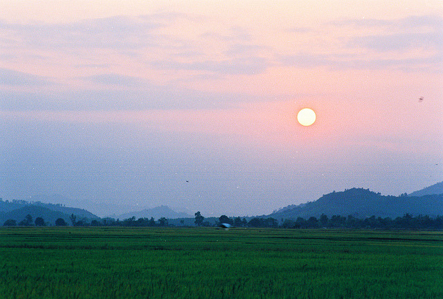 Sunset on Paddy Field, 3/2013 on Flickr.
Via Flickr:
• Camera: Nikon FM
• Film: Fuji ProPlus 200
• Blog | Tumblr