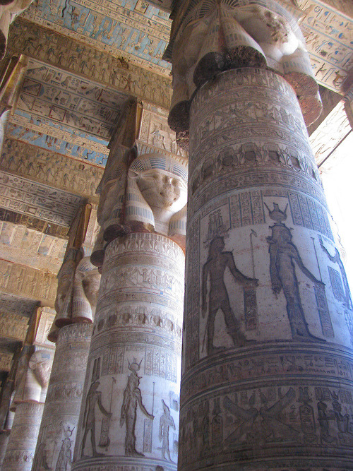 uulemnts:  statues-and-monuments: statues-and-monumentsTemple of Hathor, Dendera,