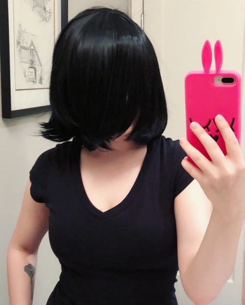 My new Midari Ikishima wig came and this time I styled/ cut it myself!! I was worried I would mess i