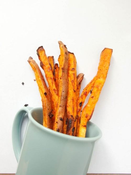 alloftheveganfood:  Vegan Sweet Potato Fry Round Up Crispy Baked Sweet Potato Fries (GF/NF/SF/3 ingredients) Baked Cinnamon-Spiced Sweet Potato Fries with Apple Date Butter Dipping Sauce Beer-Marinated Baked Sweet Potato Fries (GF/5 ingredients) Baked