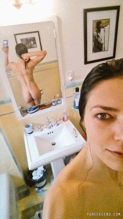 10tripledeuce:  Adrienne curry iCloud leaked photos